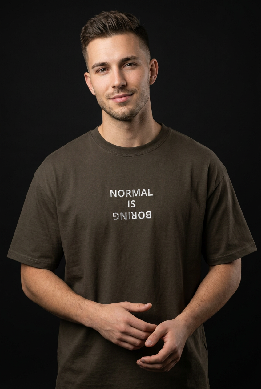 Normal Is Boring-Herre Klassisk T-Skjorte (Brodert tekst)